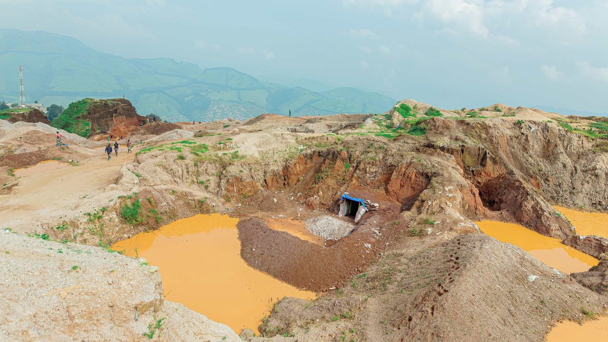 Tragický sesuv půdy v dole na východě Konga si vyžádal přes 200 obětí